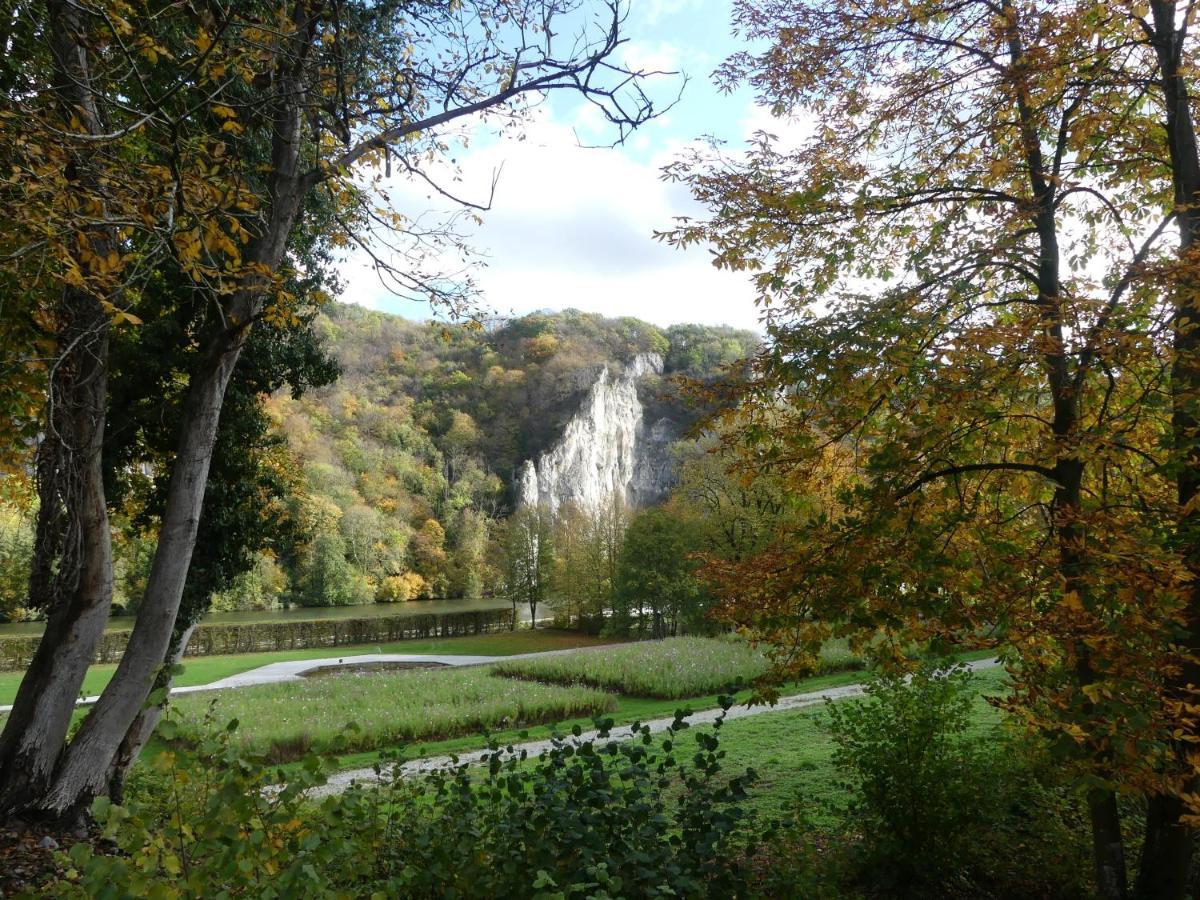 Au Repaire Des Ecureuils Villa Waulsort Bagian luar foto